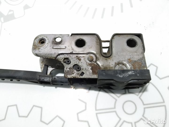 Замок капота Volkswagen Passat 6 (2005-2012)