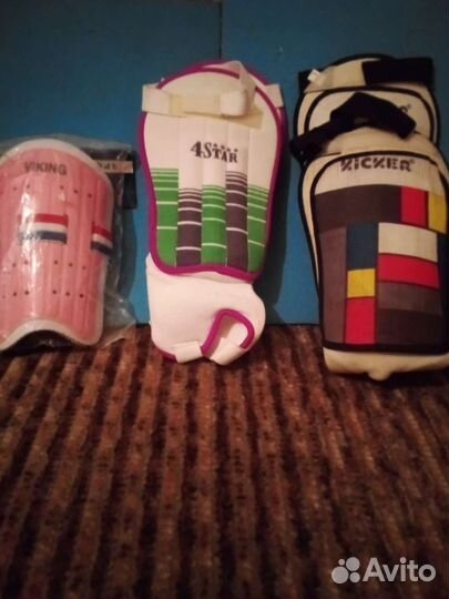 Щитки футбольные,гетры детские новые