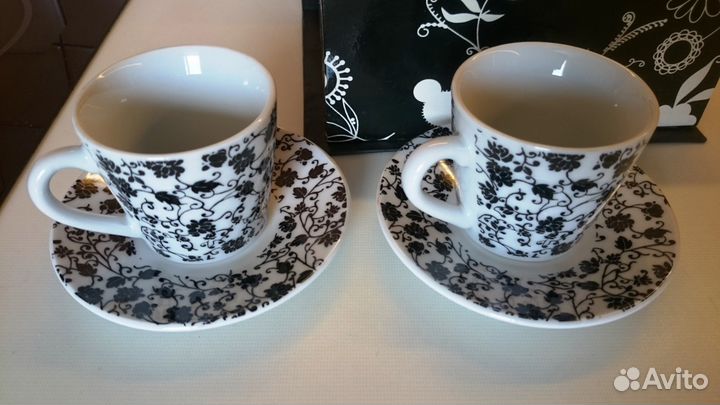 Набор кофейных пар фарфоровый на 2 персоны бело-че