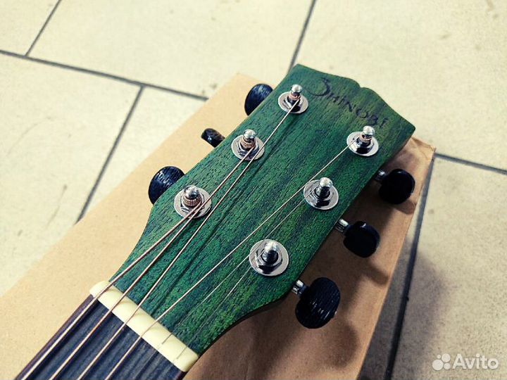 Акустическая гитара