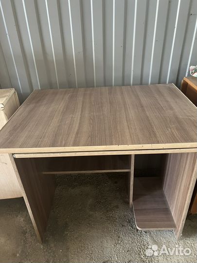 Письменный стол