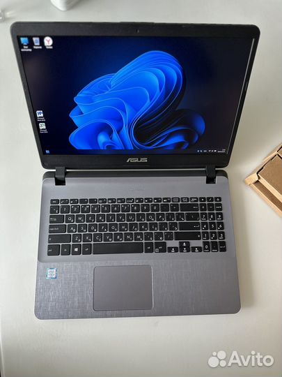 Современный Asus/i3-6006U/SSD/intel HD 520