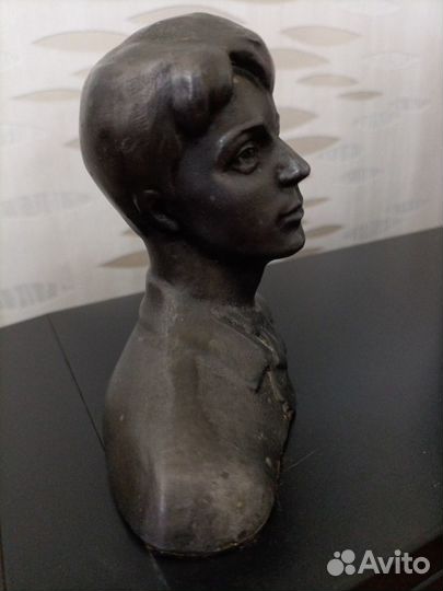 Бюст Сергея Есенина, литье