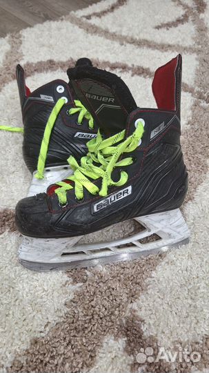 Продам коньки Bauer