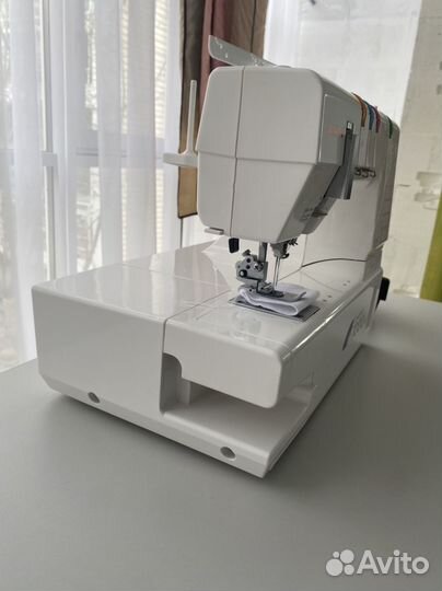 Швейная машина Janome