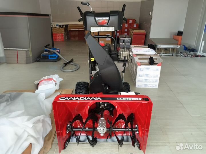 Снегоуборщик Canadiana CL61900R