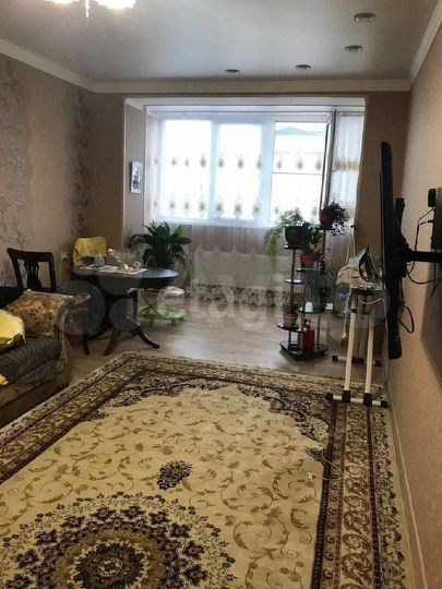 2-к. квартира, 65 м², 4/10 эт.