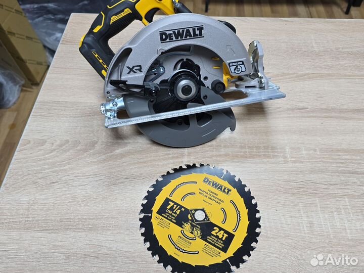 АКБ пила Dewalt DCS590B