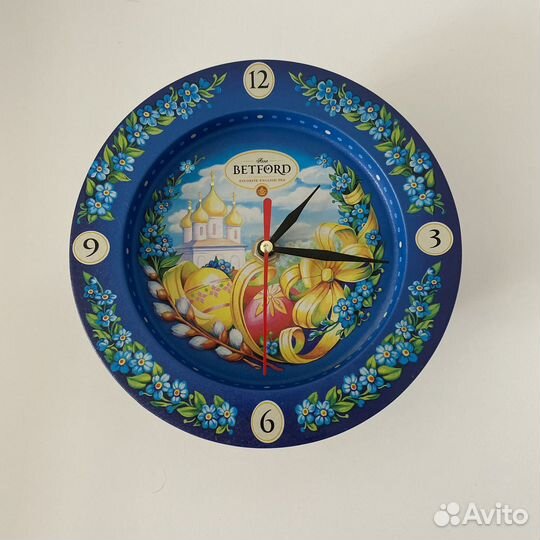 Коробка жестяная с часами