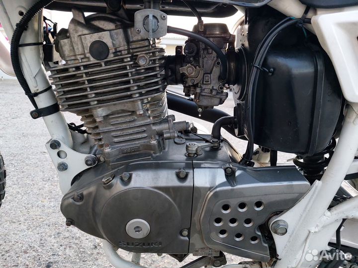 Suzuki djebel 200