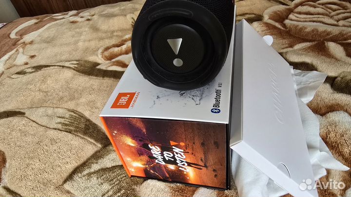 Акустические колонки jbl