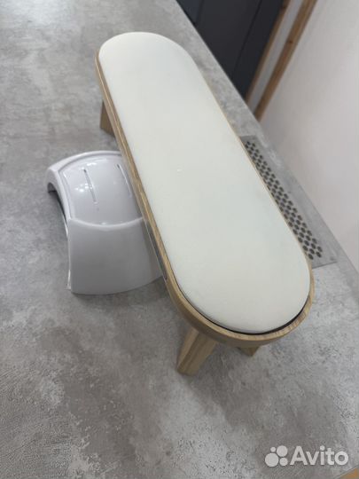 Подставка для рук маникюрная бу