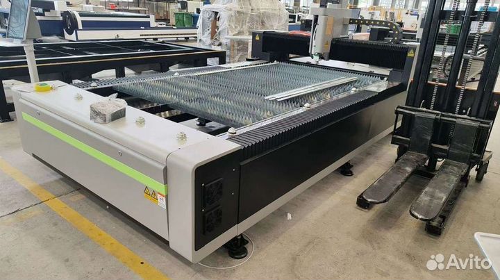 Оптоволоконный лазерный станок