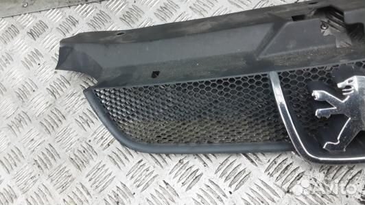 Решетка радиатора peugeot 406 (LSE18QF01)