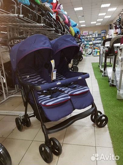 Коляска прогулочная для двойни Joie Aire Twin