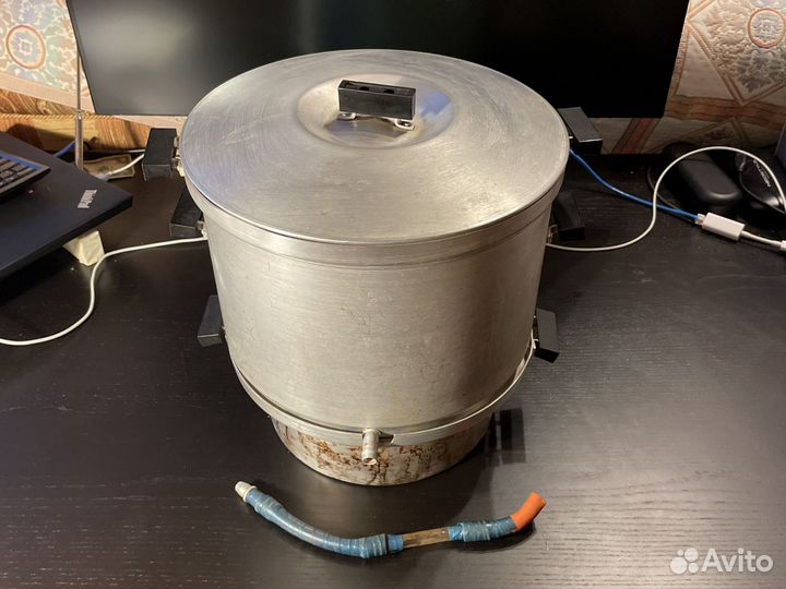 Старая алюминиевая соковарка