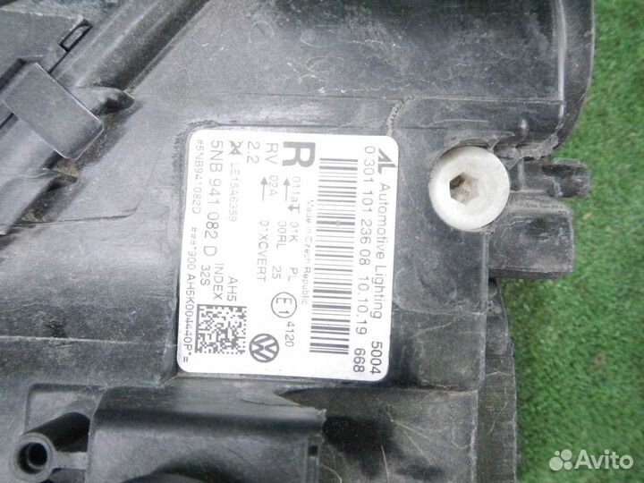 Фара правая Volkswagen Tiguan