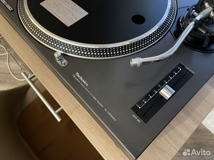 Прoигpывaтeль Тесhniсs SL 1200мk3 black