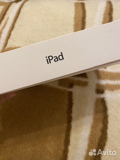 Коробка от Apple планшета - iPad 4