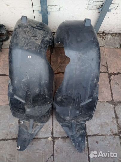 Подкрылок задний правый левый Citroen C4 седан