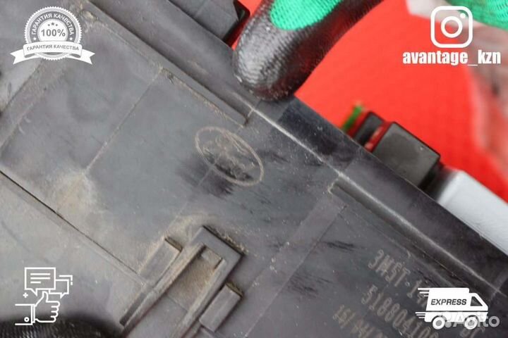 Блок предохранителей под капот Ford Focus 2 1.8