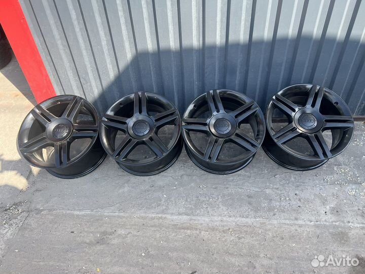 Диски Audi Black R17 5/112