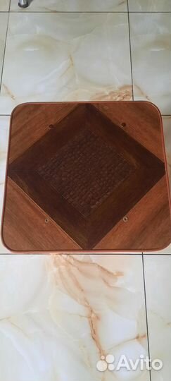 Стол и табуретки