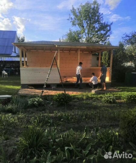 Бригада строителей