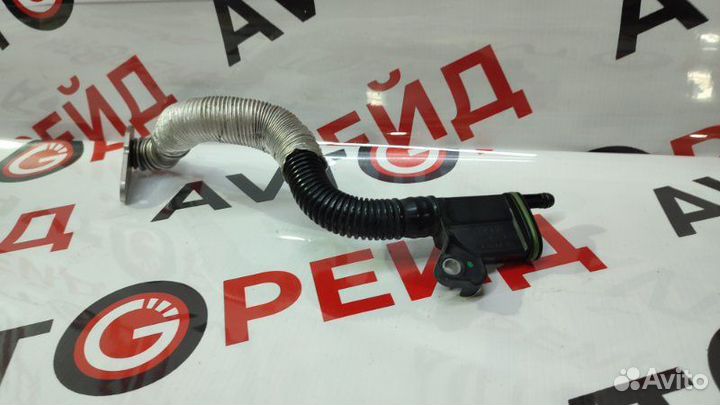 Патрубок вентиляции картерных газов Audi Q5 8R