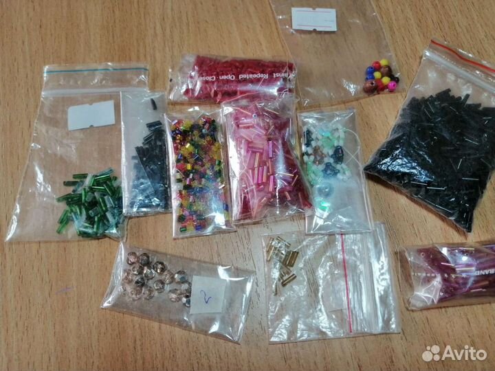 Бусины, бисер, пайетки