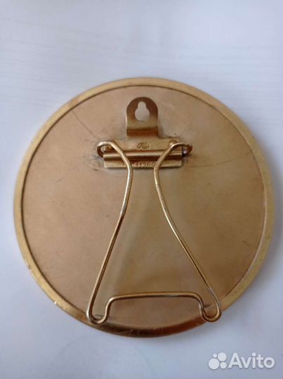 Медаль настольная