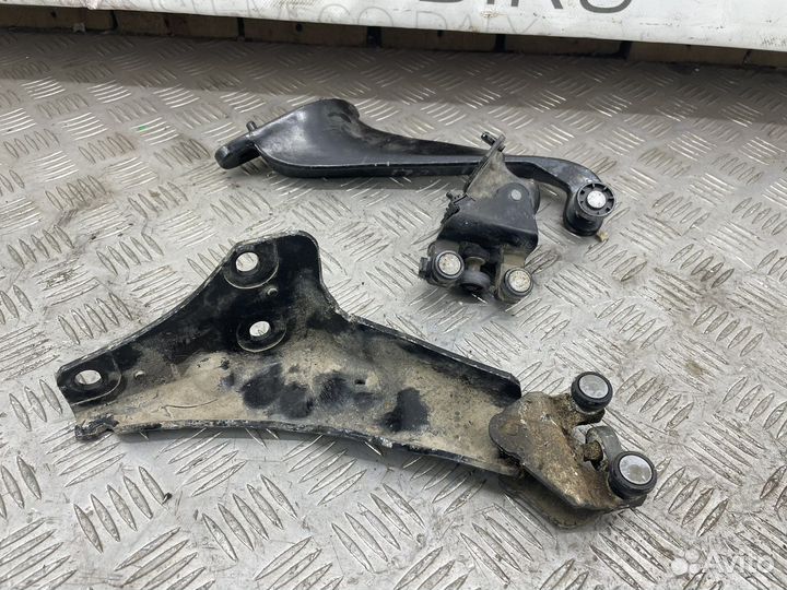 Ролик бок левой двери citroen berlingo B9