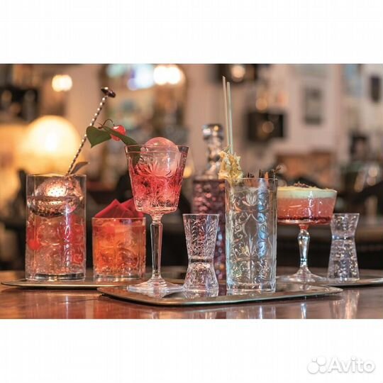 Бокалы и фужеры,цветное стекло и хрусталь