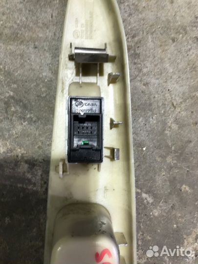 Кнопка стеклоподъемника передняя правая Lifan