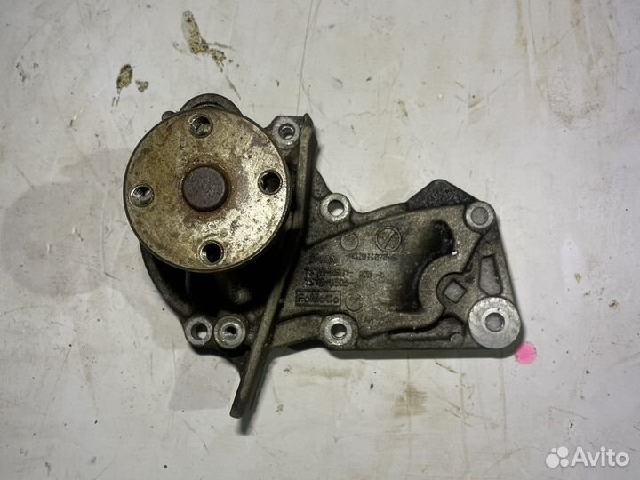 Водяной насос (помпа) ford focus 3 1.6