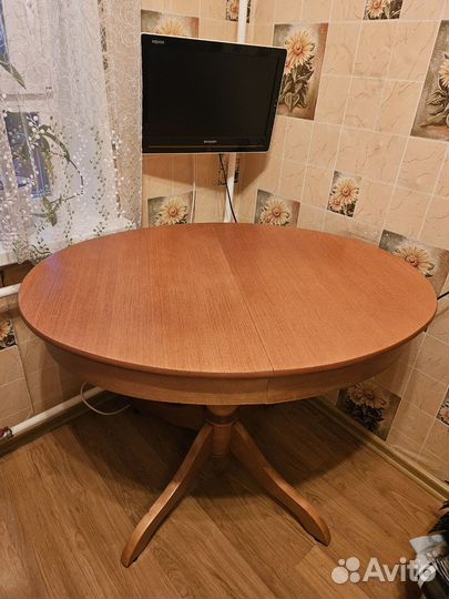 Кухонный стол