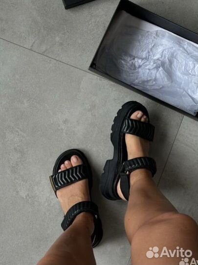 Сандалии Uterque