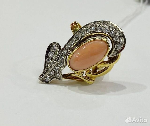 Золотое кольцо с камнем 18р