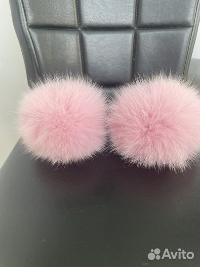 Помпоны 2шт