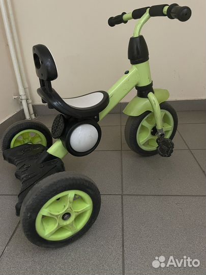 Детский велосипед трех колесный