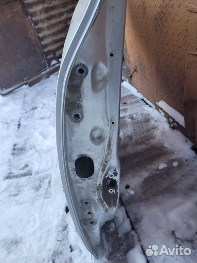 Toyota corolla 150 дверь