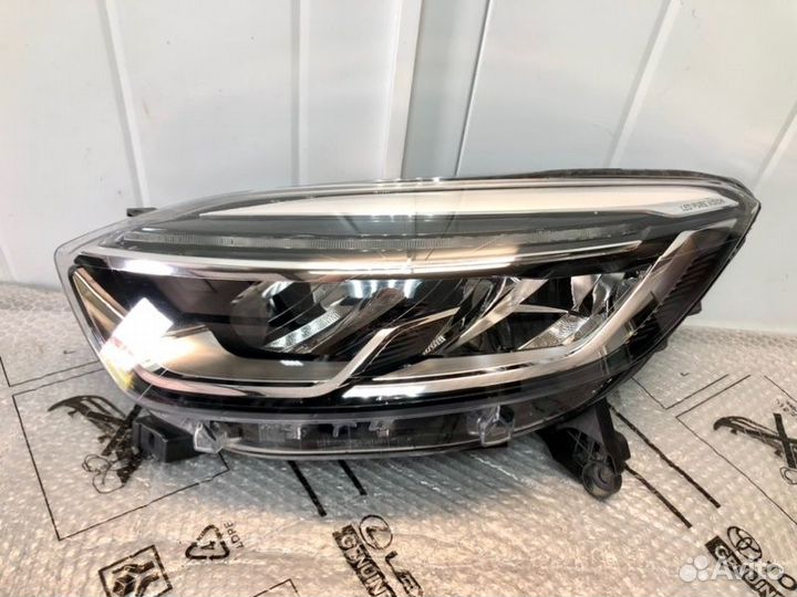 Фара передняя Renault Kaptur 2016-2020
