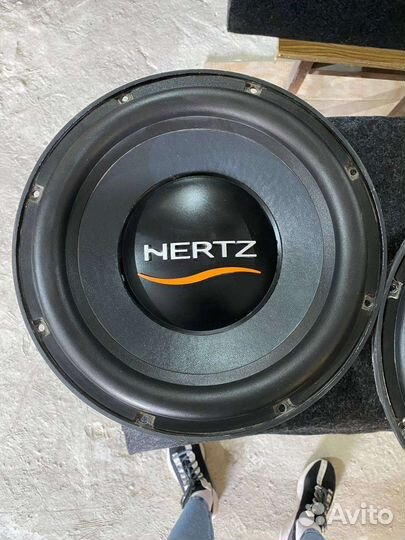 Сабвуфер моноблок