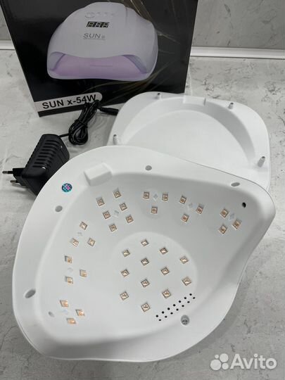 Новая лампа для маникюра и педикюра