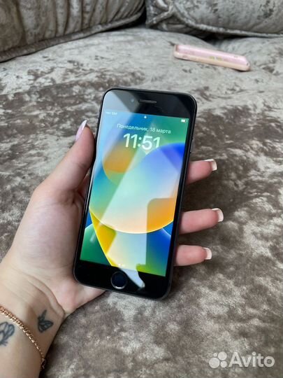 iPhone 8, 64 ГБ
