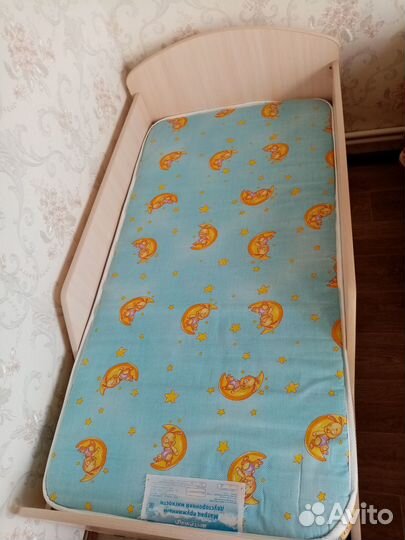 Детская кроватка