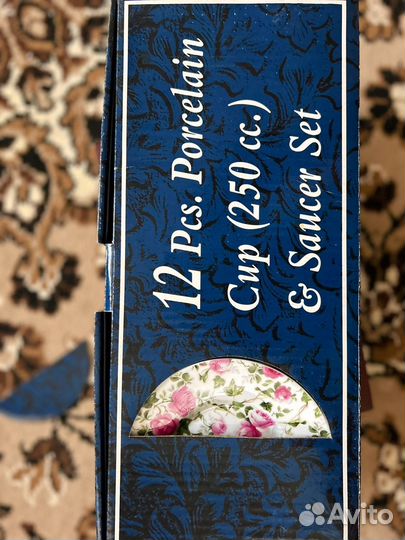 Фарфоровый чайный сервиз