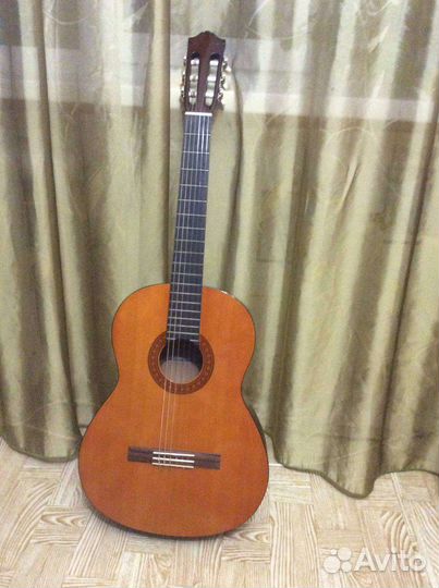 Классическая гитара yamaha С40