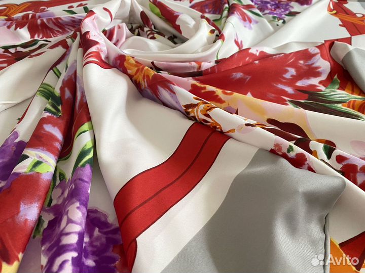 Платок в подарочной упаковке Dior