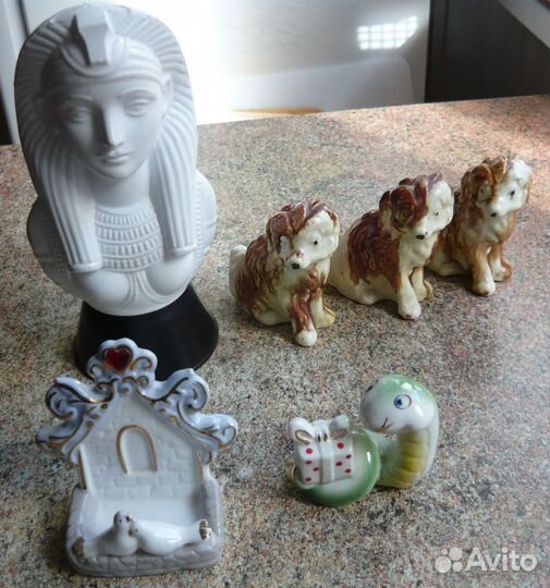 Разные фарфоровые статуэтки
